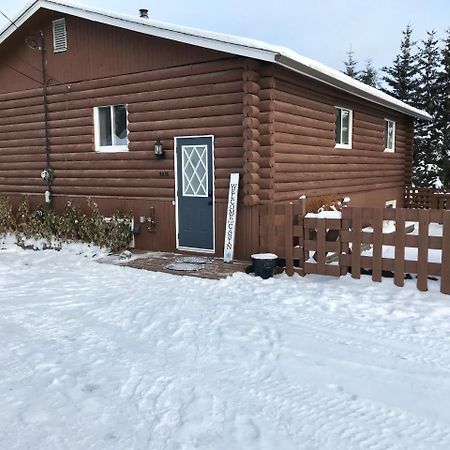 Our Cabin Bed&Breakfast Yellowknife Exterior foto
