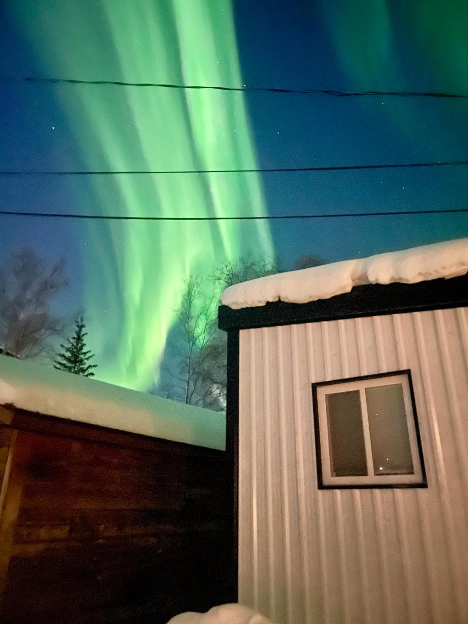 Our Cabin Bed&Breakfast Yellowknife Exterior foto