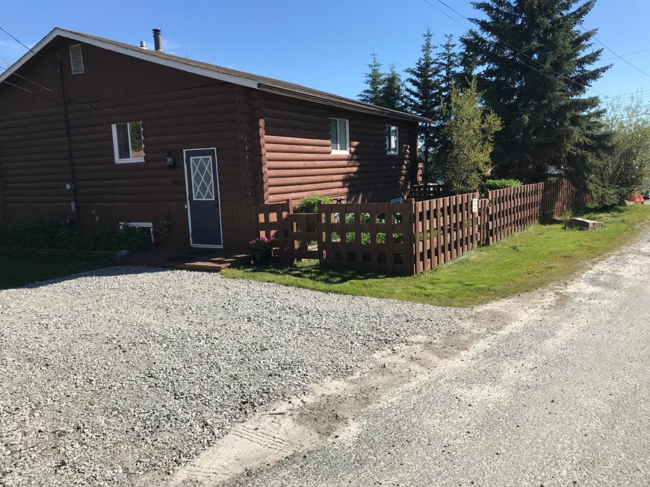 Our Cabin Bed&Breakfast Yellowknife Exterior foto