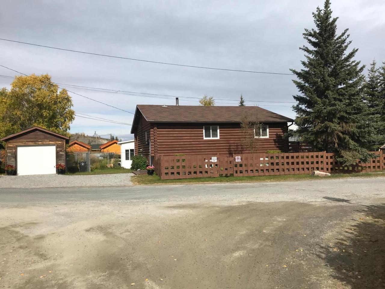 Our Cabin Bed&Breakfast Yellowknife Exterior foto
