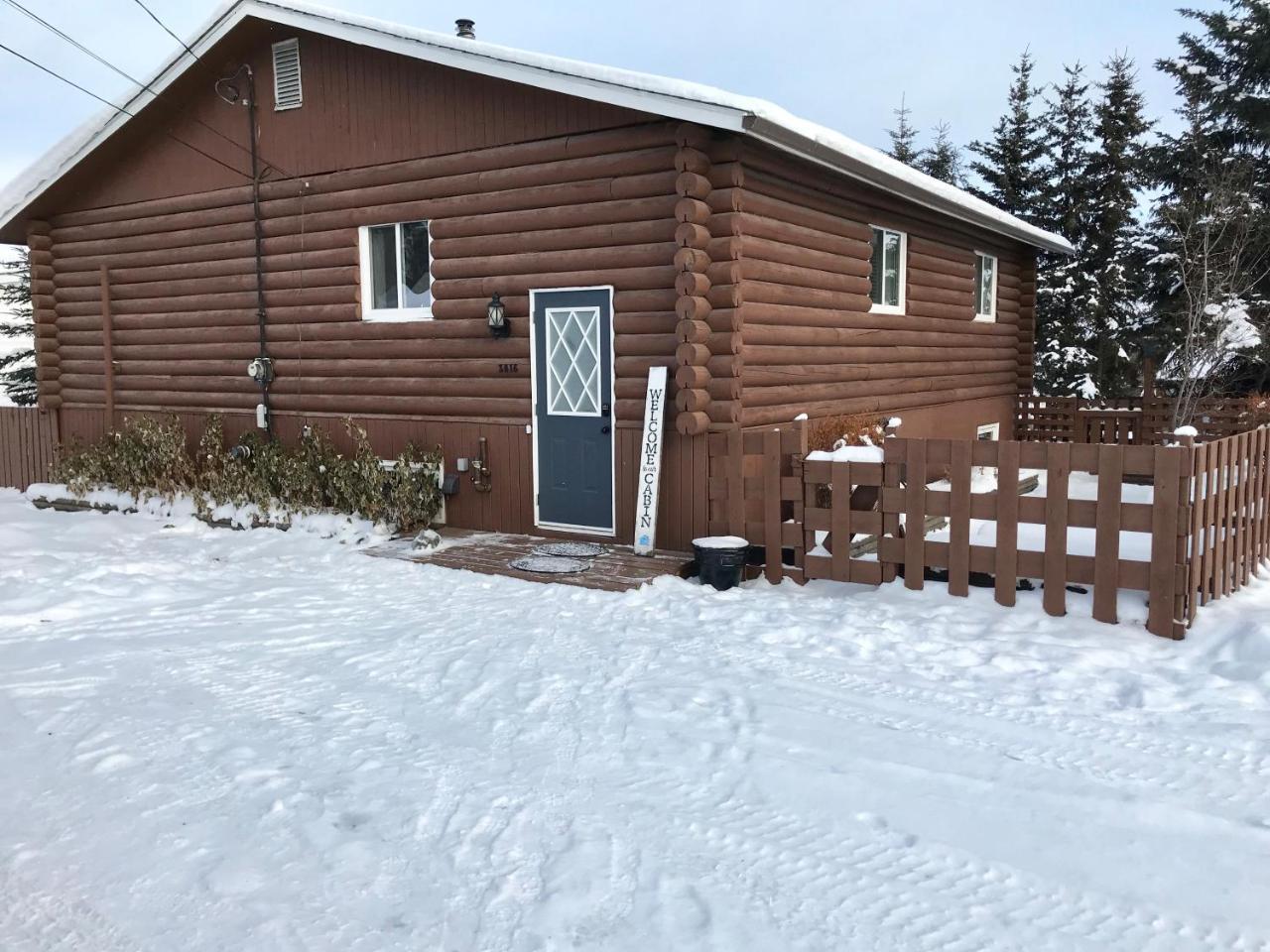 Our Cabin Bed&Breakfast Yellowknife Exterior foto