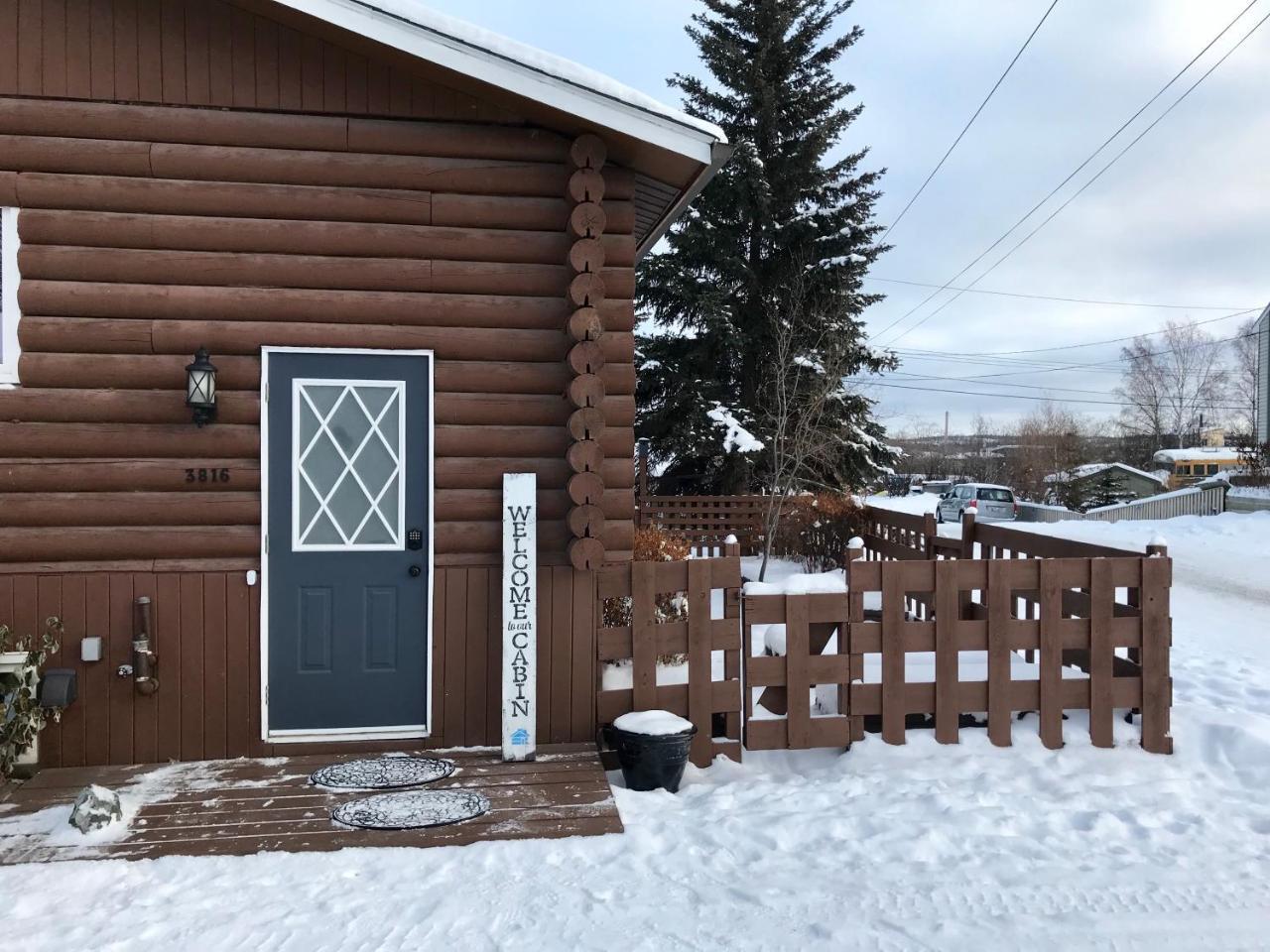 Our Cabin Bed&Breakfast Yellowknife Exterior foto